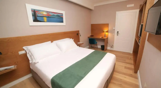 Toledo Relais Exclusive Rooms, Забронировать Гостевой дом Гостевые дома Пьяцца-дель-Плебишито, Гостевой дом