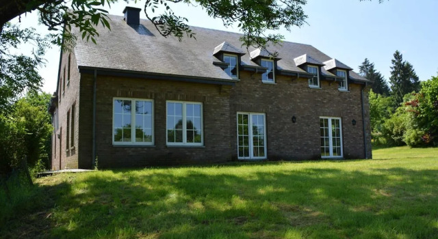 Spacious villa near Lesse, Забронировать Вилла Коттеджи Land of the High Lesse, Коттедж