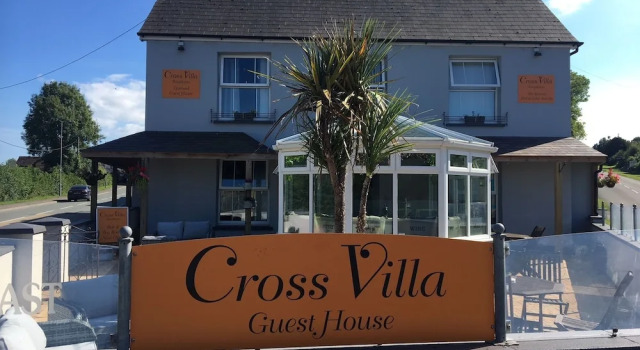 Crossvilla Guest House & Tea Room