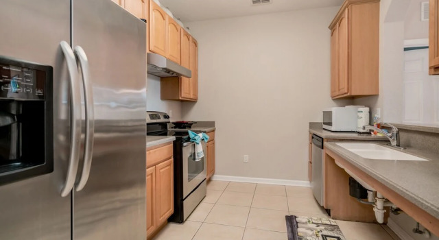 Апартаменты Stylish and Accessible in Vista Cay With Lake View - 3bd/2ba Condo 3vc114