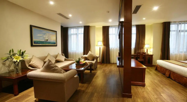 Люкс с видом на город Western Hanoi Hotel