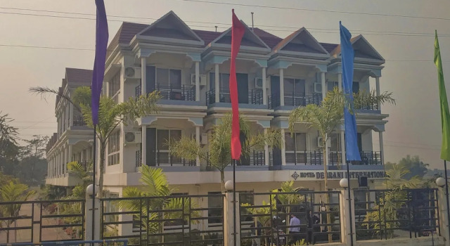 OYO 29258 Hotel Debrani International, Prenota Hotel Uttar Mitiali West Bengal