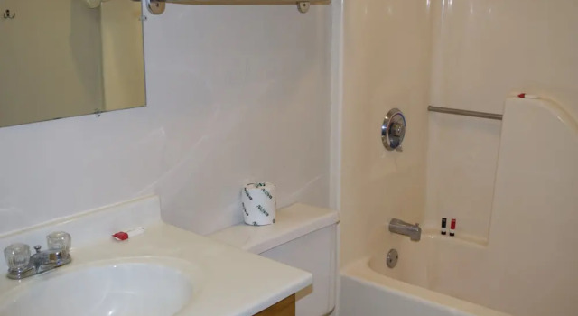 Одноместный номер Standard c 1 комнатой AmeriVu Inn and Suites Shawano WI