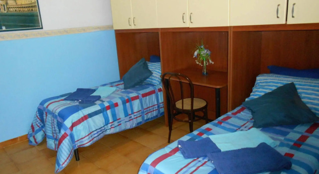 Robbys House Bed & Breakfast, Забронировать Отель Отели Неаполя с завтраком, рядом с Кафедральный собор Неаполя, Завтраки