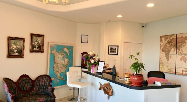 Casa Grande Inn, Rezervovat Hotel Qualicum Beach 