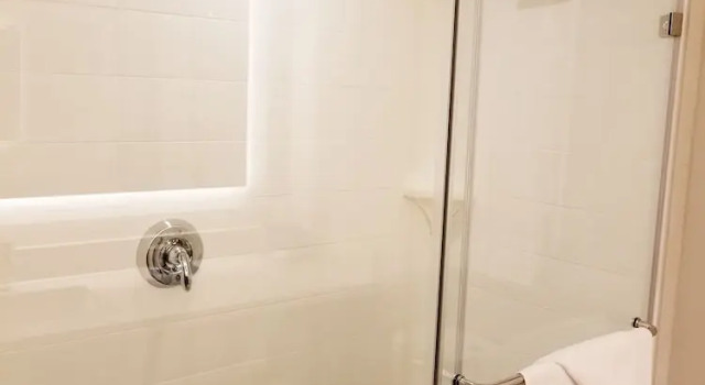 Люкс c 1 комнатой Holiday Inn Express & Suites Miami - Hialeah by IHG