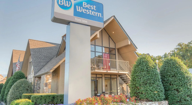 Best Western Toni Inn, Забронировать Отель Пиджен-Фордж Great Smoky Mountains National Park, рядом с TopJump Trampoline Park &amp; Extreme Arena