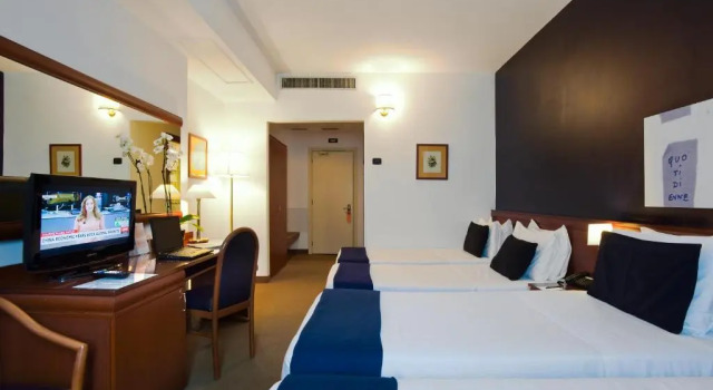 Четырёхместный номер Classic Grand Hotel Tiberio