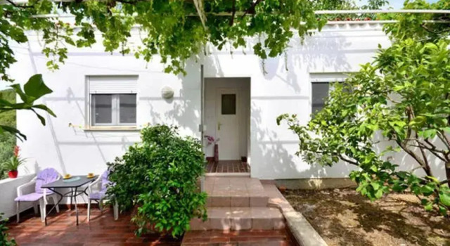 Podstrana House with garden, Rezerwuj Apartament Podstrana Split Region