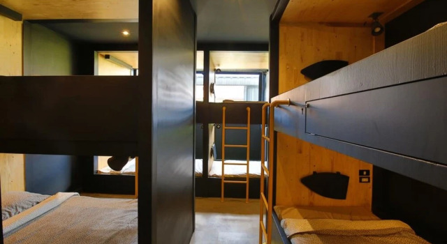 Kata Beach Guesthouse, Забронировать Хостел Отели Южного Таиланда с парковкой, Парковка