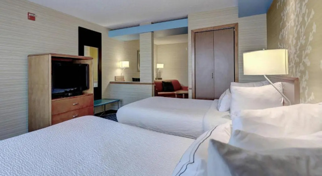 Четырёхместная студия Fairfield Inn & Suites by Marriott Edison - South Plainfield
