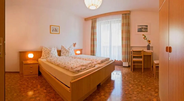 Apartment Villa Stefania, Забронировать Апартаменты/квартира Апартаменты Сельва-ди-Валь-Гардена, рядом с Кресельный подъёмник Фунджейя (нижняя станция), Апартаменты/квартира