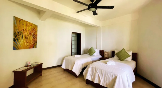 Двухместный номер Deluxe с балконом Sunset at Aninuan Beach Resort
