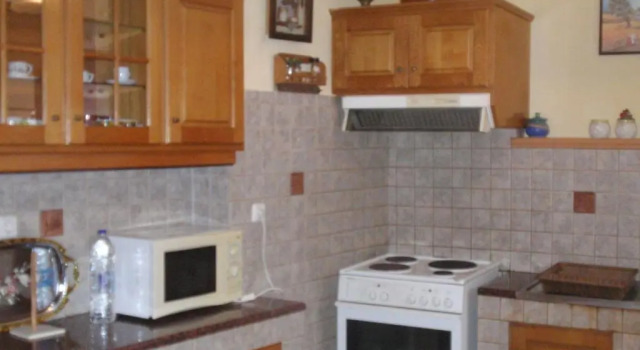 Коттедж Spacious, modestly priced house