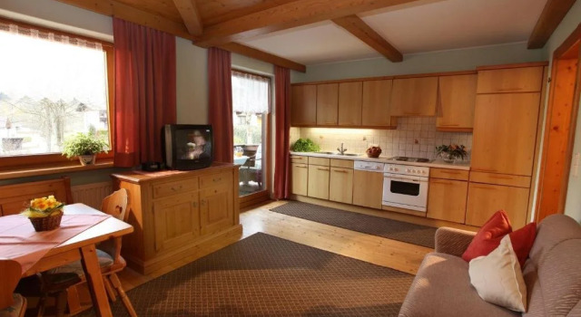 Gästehaus Hölzl, Забронировать Отель Отели Тироля 3 звезды, 3*