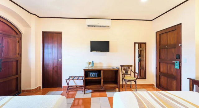 Четырёхместный номер Standard с балконом City Centro by Marriott La Recoleccion, Nicaragua