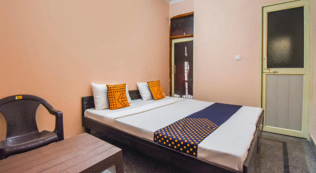 SPOT ON 65825 Uk Guest House