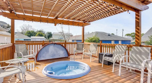 Коттедж Pet-friendly PCB Home w/ Hot Tub, Near Beaches!