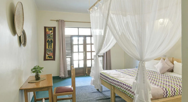 Cycad Entebbe Guest House, Buchen Sie Pension Entebbe 
