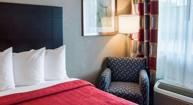 Четырёхместный номер Standard Quality Inn near Parc Natchitoches
