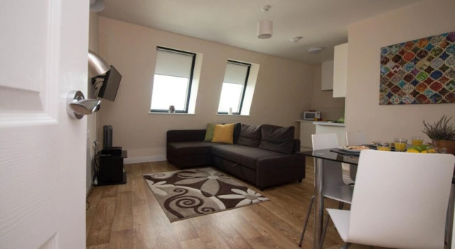 Stayzo Castle Penthouse 16- A Clean Fresh Modern Apartment With Free Wi-fi, Varaa Huoneisto Asunnot kohteessa Merseyside, Huoneisto