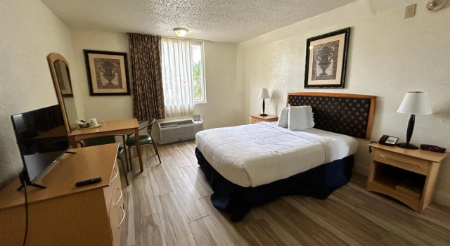 Monumental Movieland Hotel