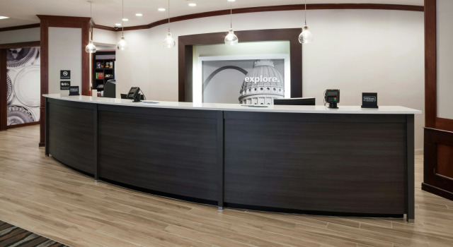 Hampton Inn St Louis- at the Arch, Забронировать Отель Downtown St. Louis Сент-Луис, рядом с Федеральный резервный банк Сент-Луиса