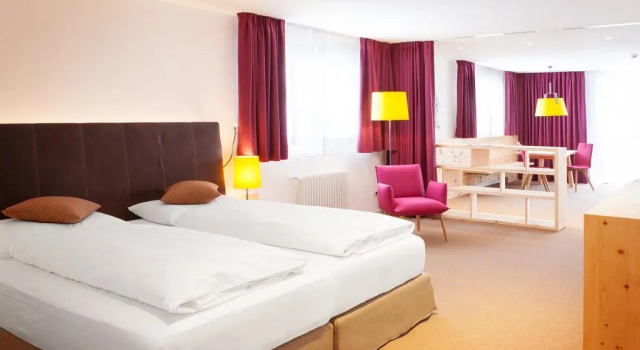 Hotel Cristal, Забронировать Отель Отели Оберегген с завтраком, рядом с Латемар, Завтраки