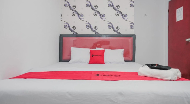 RedDoorz near Nagoya Hill Batam 4, Réserver Hôtel Batu Ampar Batam