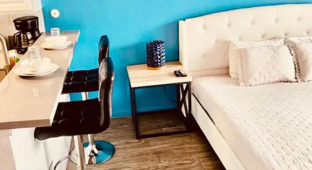 Hollywood Studio with Pool and Balcony, Забронировать Апартаменты/квартира Отели Голливуда с бассейном, Бассейн