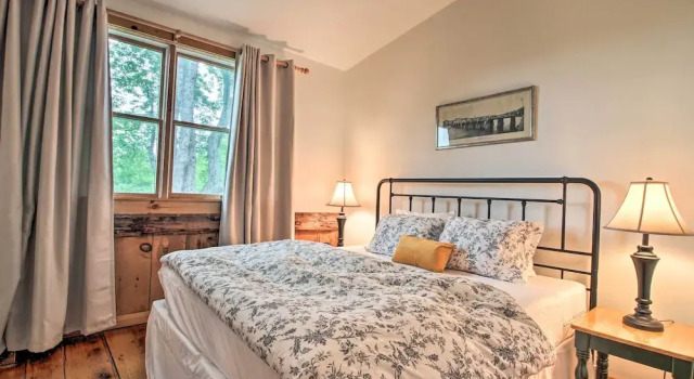 Коттедж Renovated Farmhouse < 1 Mile to Okemo Mountain!
