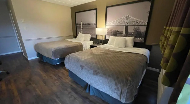 Четырёхместный номер Standard Super 8 by Wyndham Gananoque - Country Squire Resort