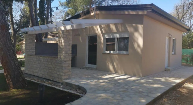 Коттедж с 2 комнатами Holiday Park Mimoza