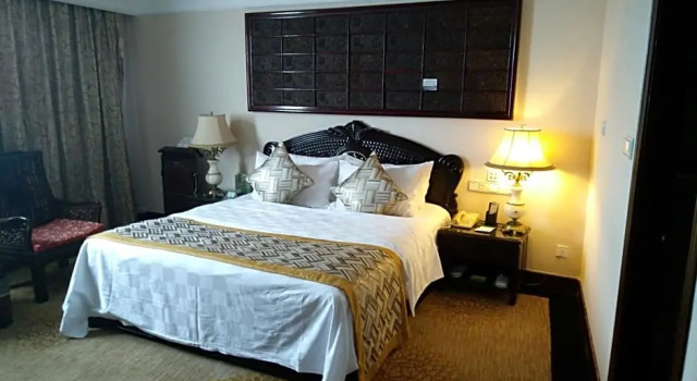 Люкс Deluxe Jindu Crown Hotel