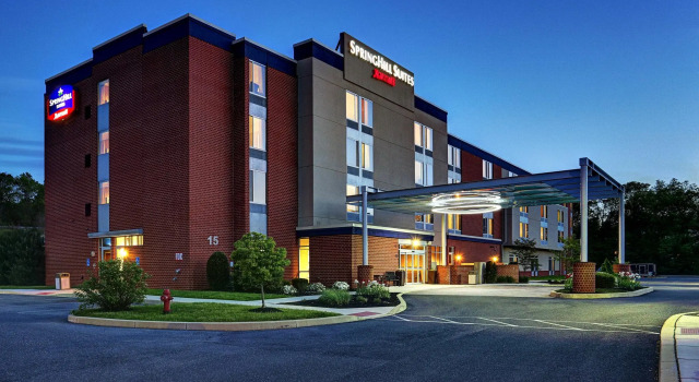 Кровать в общем номере SpringHill Suites by Marriott Harrisburg Hershey