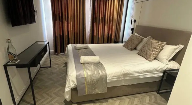 Двухместный номер Deluxe с балконом Rosemay Boutique Hotel Near Heathrow Airport