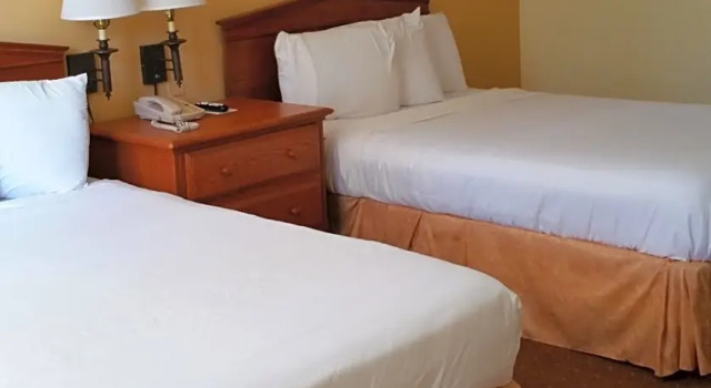 Номер Economy Americas Best Value Inn