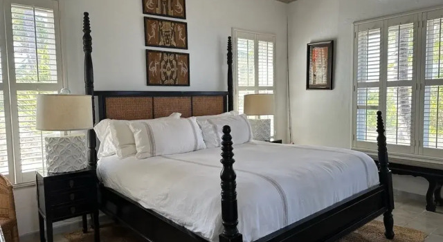 Shangri-La Serenity: Beach Villa With Views