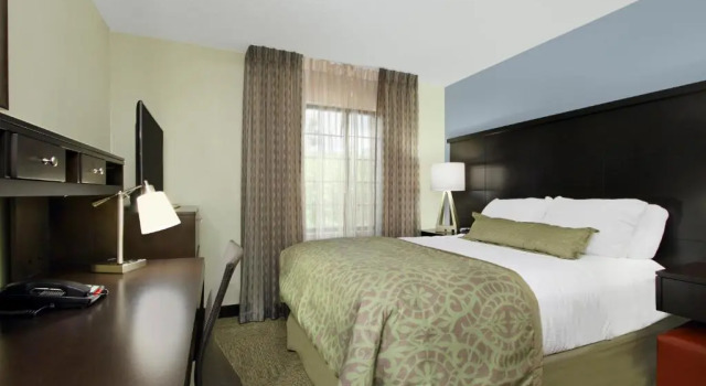 Двухместный номер Standard Staybridge Suites Tysons - McLean by IHG