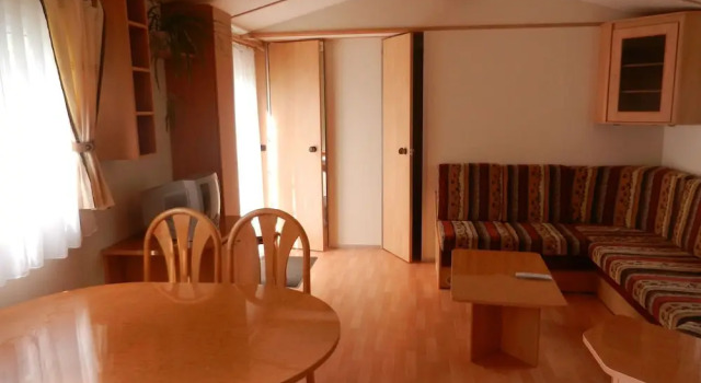 Entrancing Chalet With Terrace in the Surroundings of Turnhout, Prenota Chalet Ville a Flanders, Villa