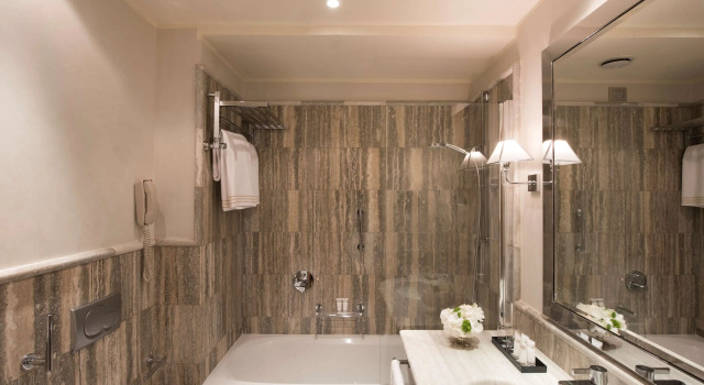 Двухместный номер Deluxe Duomo View Rosa Grand Milano - Starhotels Collezione
