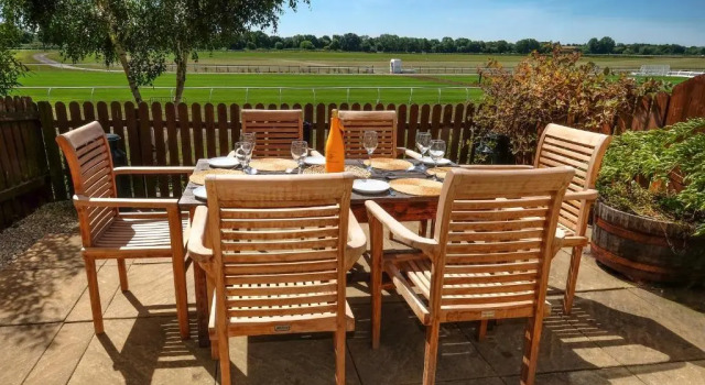 Central Stratford, 3 bedrooms, sleeps 6, easy walk to town, Parking, Self Catering, Great View, Забронировать Отель Отели Стратфорд-апон-Эйвон с парковкой, рядом с Shakespeare Institute - University of Birmingham, Парковка