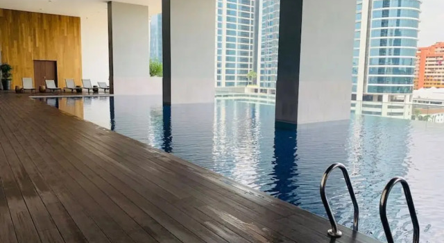 The Establishment Bangsar KL by Lynhomes, Забронировать Отель Отели Куала-Лумпура с бассейном, рядом с Торговый центр Mid Valley, Бассейн