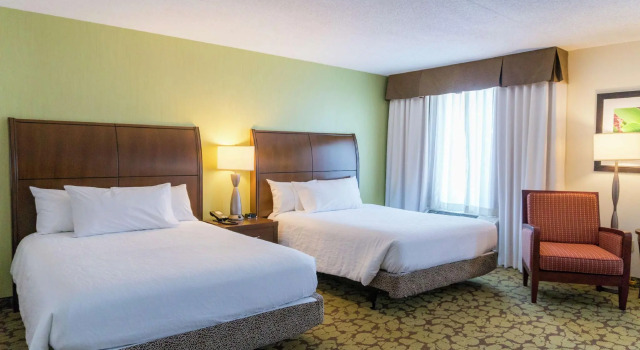 Четырёхместный номер Standard Hilton Garden Inn Plymouth
