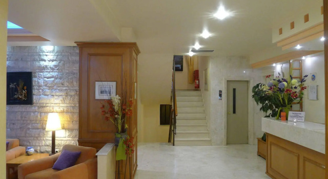 Victory Inn Hotel, Забронировать Отель Отели Афины с завтраком, рядом с Театр Фурнос, Завтраки