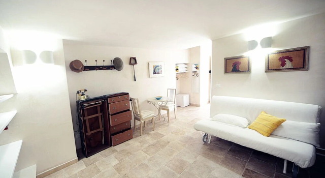 B&B Guesthouse La Tana del Riccio, Book Bed and Breakfast Hotels in Poggiardo with Parking, Parking