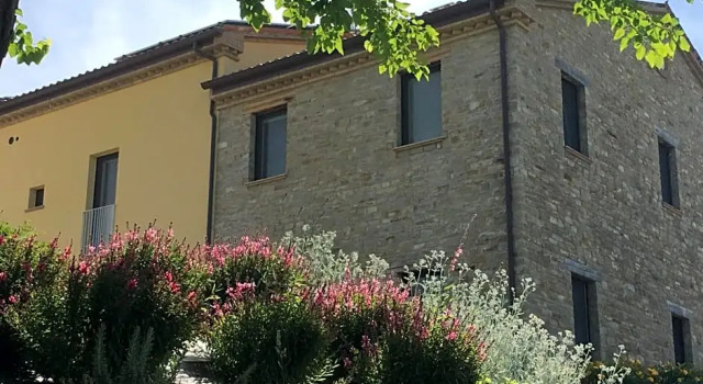 Amico Country House