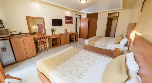 Standard Vierer Zimmer Hotel Elizabeth Central