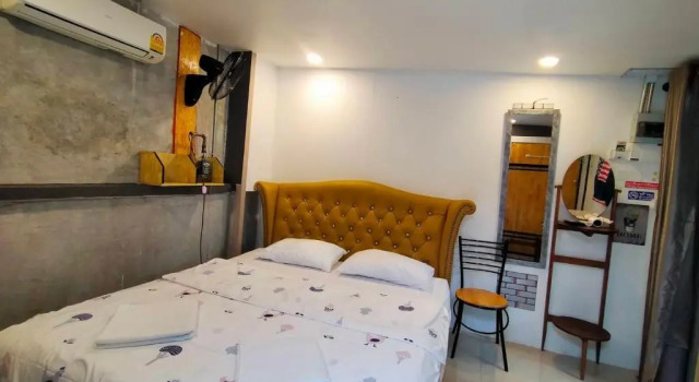 Номер Standard с видом на бассейн Ruenthip Homestay
