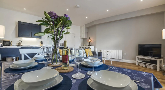 Sea Legs - 2 Bedroom Apartment - Windsor House - Tenby, Забронировать Апартаменты/квартира Тенби 